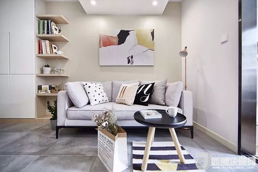 沙發(fā)背景墻選對裝飾畫，才能美了整個客廳空間！
