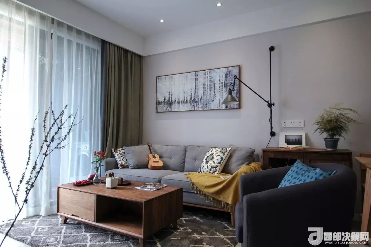 沙發(fā)背景墻選對裝飾畫，才能美了整個客廳空間！