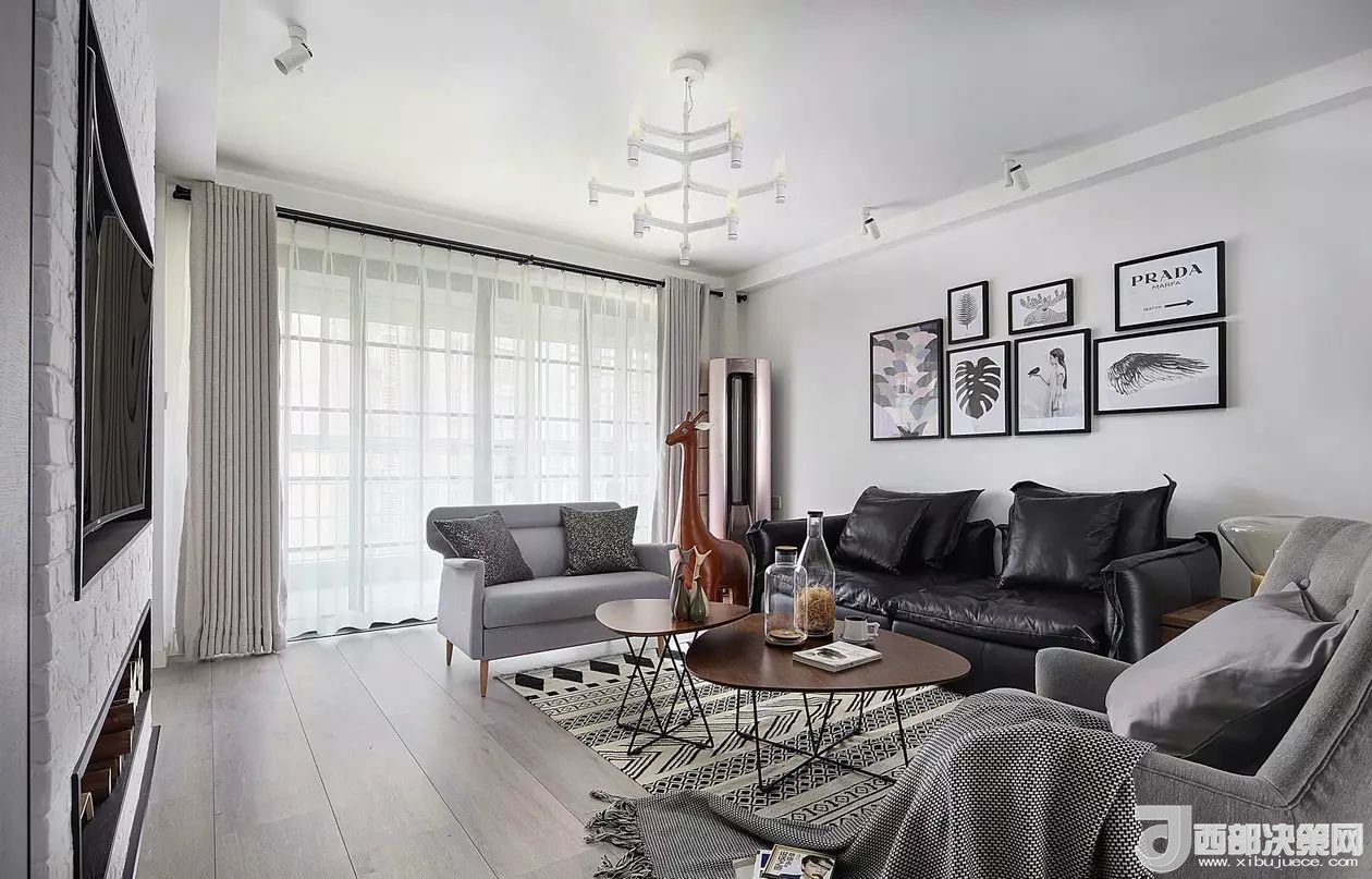 沙發(fā)背景墻選對裝飾畫，才能美了整個客廳空間！