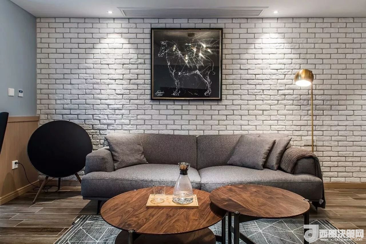 沙發(fā)背景墻選對裝飾畫，才能美了整個客廳空間！