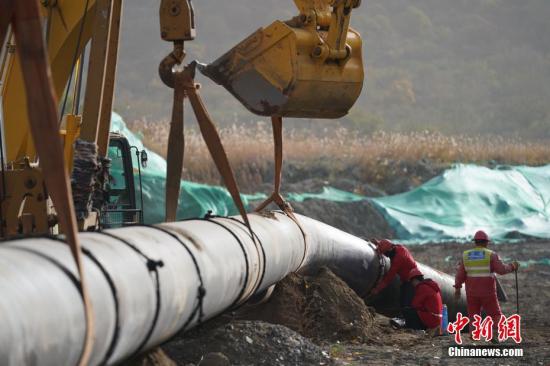 資料圖：天然氣管道施工現(xiàn)場。<a target='_blank'  data-cke-saved- >中新社</a>記者 蘇丹 攝