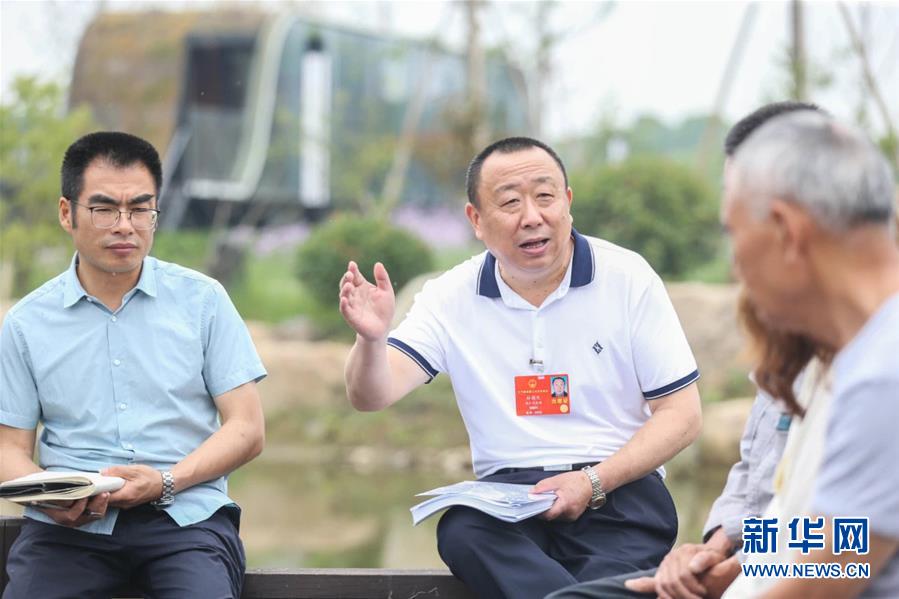 （新華全媒頭條·兩會精神看落實·圖文互動）（2）整體謀劃、系統(tǒng)升級、全面提升——落實全國兩會精神織牢織密公共衛(wèi)生防護網(wǎng)