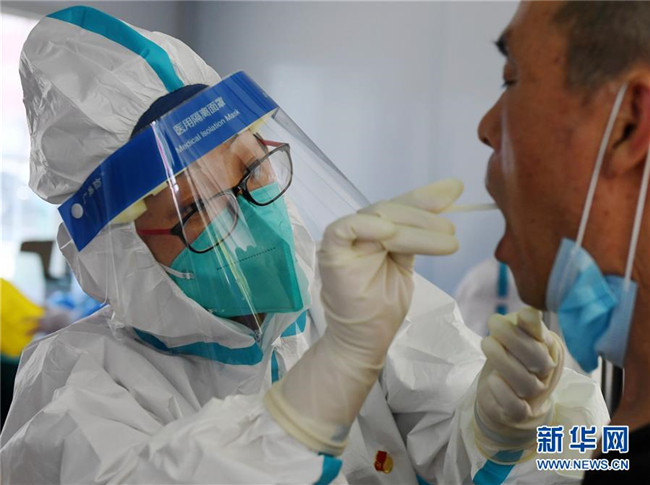 （新華全媒頭條·圖文互動(dòng)）（7）首都再戰(zhàn)“疫”，難忘40天——寫(xiě)在北京應(yīng)急響應(yīng)級(jí)別降級(jí)之際 